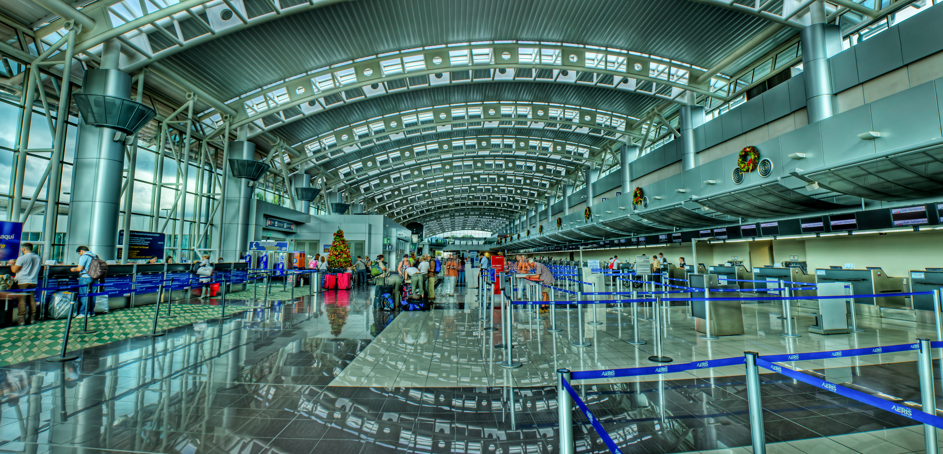 Aeropuerto Internacional Juan Santamaría image:  costaricaexperts.com