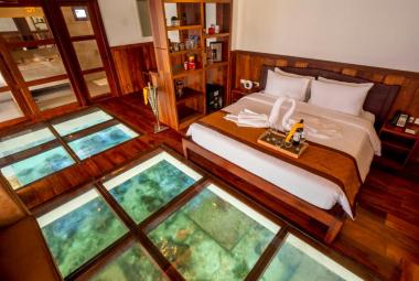 Overwater Bungalow with glass floor